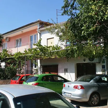 Apartment 6986b *